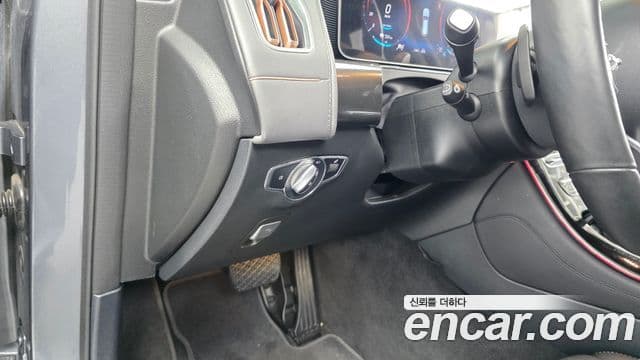 Mercedes-Benz EQC 2020 — ფოტო 13/35
