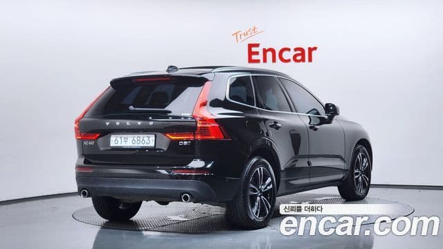 Volvo XC60 2018 — Фото 1/20