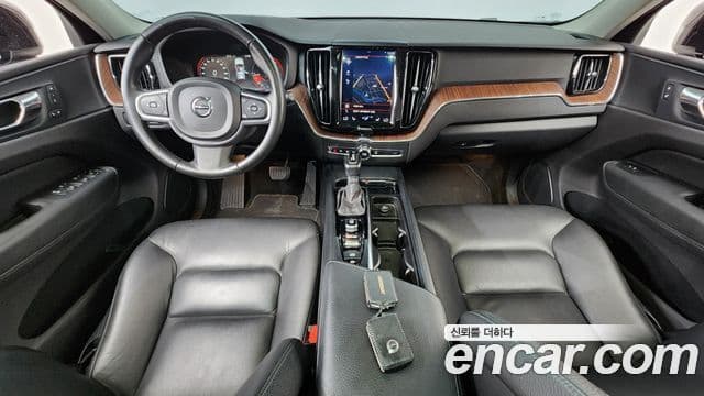 Volvo XC60 2018 — Фото 9/20