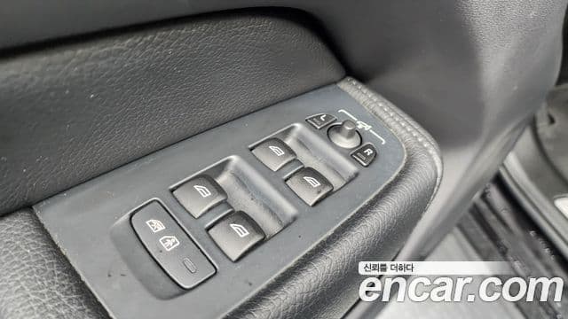 Volvo XC60 2018 — Photo 9/36