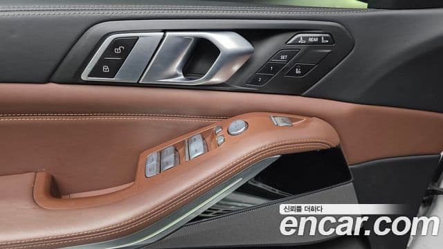 BMW X7 2023 — Фото 11/20