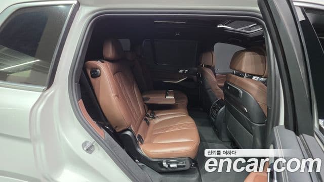 BMW X7 2023 — Фото 17/20