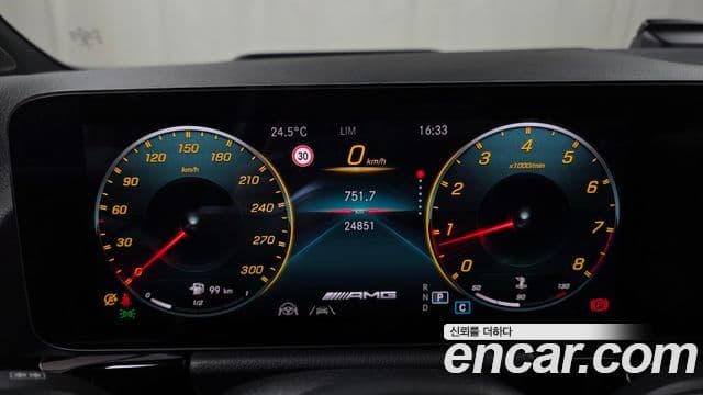 Mercedes-Benz GLA-Class 2021 — Фото 8/20