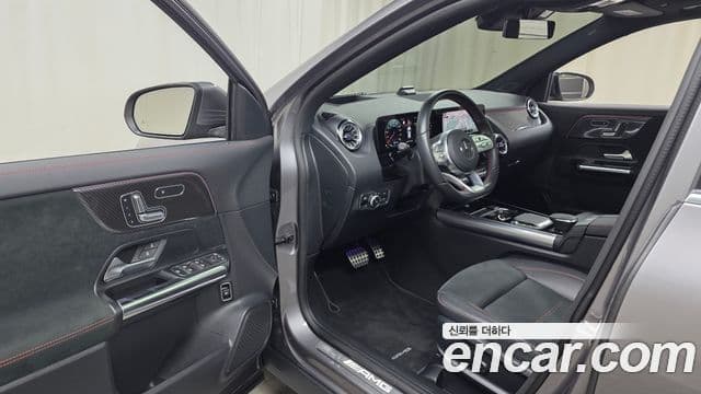 Mercedes-Benz GLA-Class 2021 — Фото 10/20