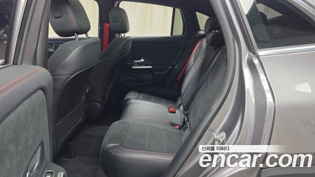 Mercedes-Benz GLA-Class 2021 — Фото 12/20