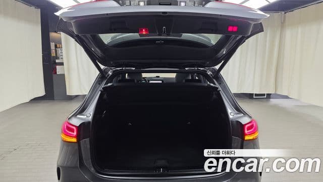 Mercedes-Benz GLA-Class 2021 — Фото 17/20