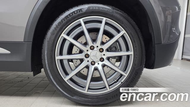 Mercedes-Benz GLA-Class 2021 — Photo 4/32