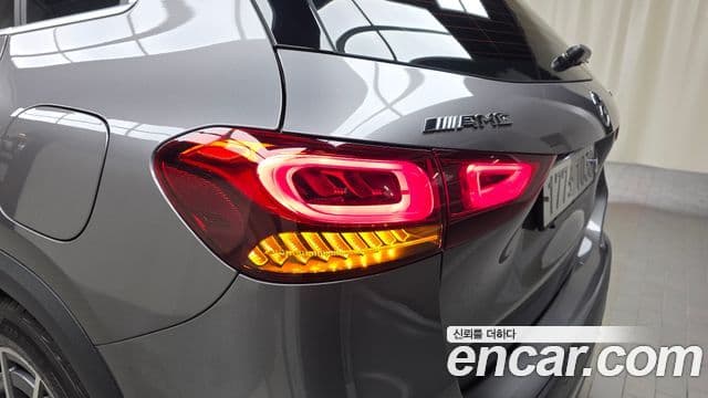 Mercedes-Benz GLA-Class 2021 — Photo 10/32