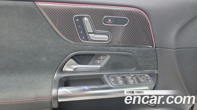 Mercedes-Benz GLA-Class 2021 — Photo 6/32