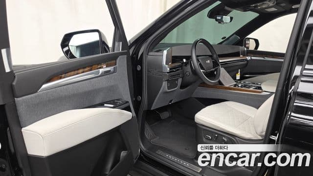 Cadillac Escalade 2025 — Фото 10/20