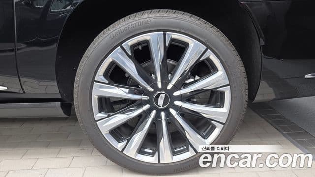 Cadillac Escalade 2025 — ფოტო 5/40