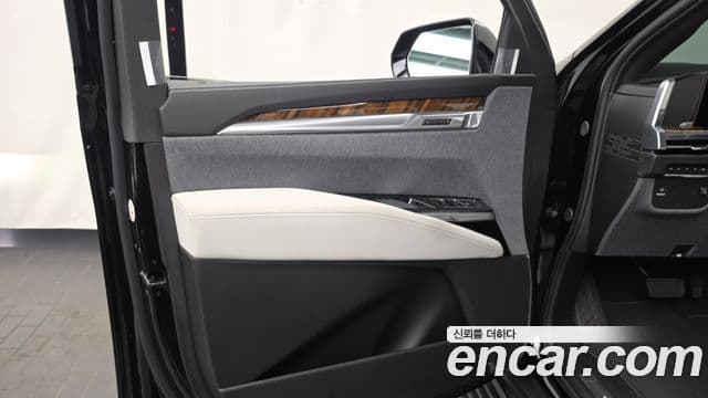 Cadillac Escalade 2025 — ფოტო 7/40