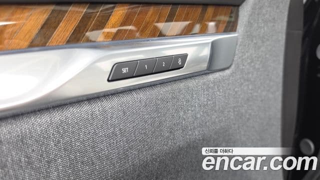 Cadillac Escalade 2025 — ფოტო 15/40