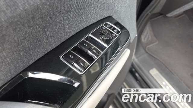 Cadillac Escalade 2025 — ფოტო 28/40