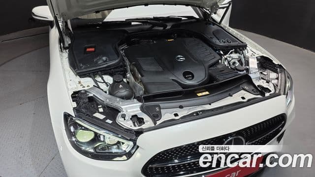 Mercedes-Benz E-Class 2021 — Фото 6/20