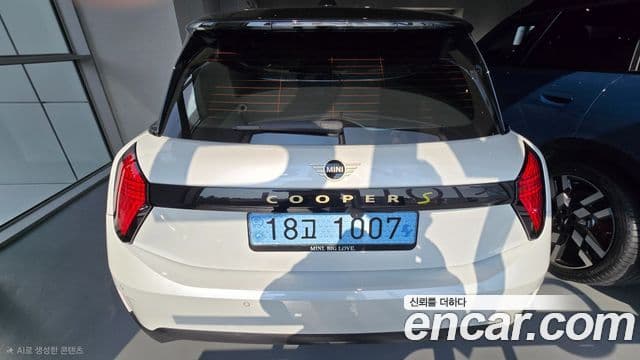 Mini Cooper Electric 2024 — ფოტო 9/20