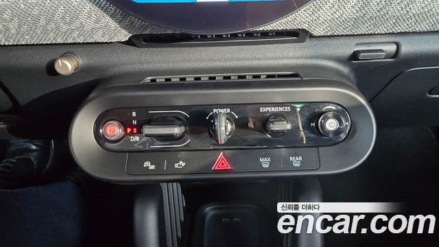Mini Cooper Electric 2024 — ფოტო 11/20