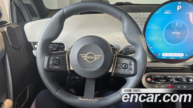 Mini Cooper Electric 2024 — ფოტო 15/20