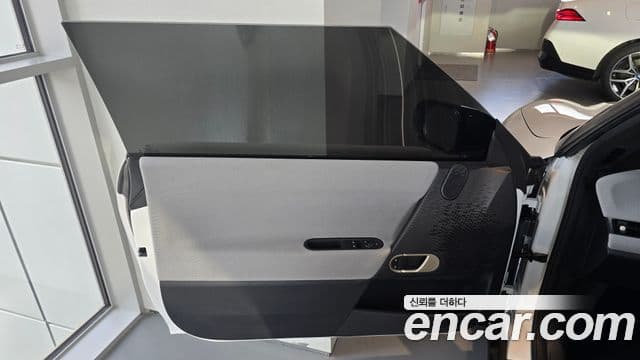 Mini Cooper Electric 2024 — ფოტო 19/20