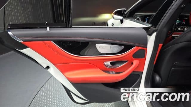 Mercedes-Benz AMG GT 2022 — Şəkil 32/33
