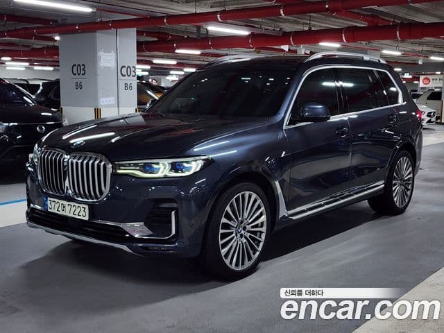 BMW X7 2021 — Фото 10/20