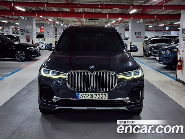 BMW X7 2021 — Фото 2/20