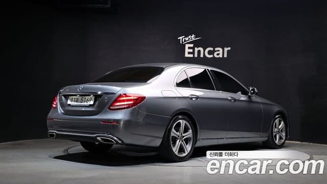 Mercedes-Benz E-Class 2019 — Фото 2/20