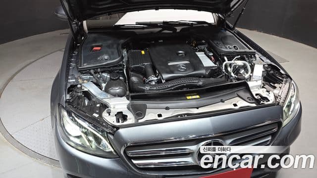 Mercedes-Benz E-Class 2019 — Фото 6/20