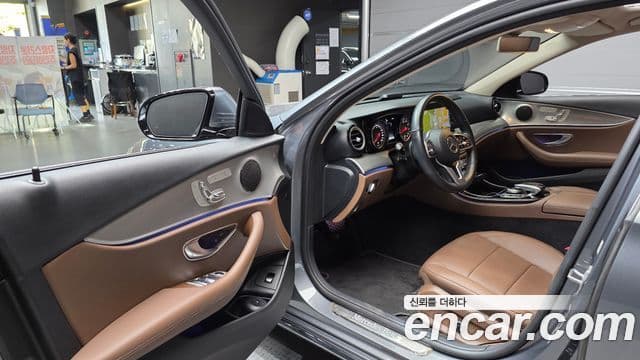 Mercedes-Benz E-Class 2019 — Фото 10/20