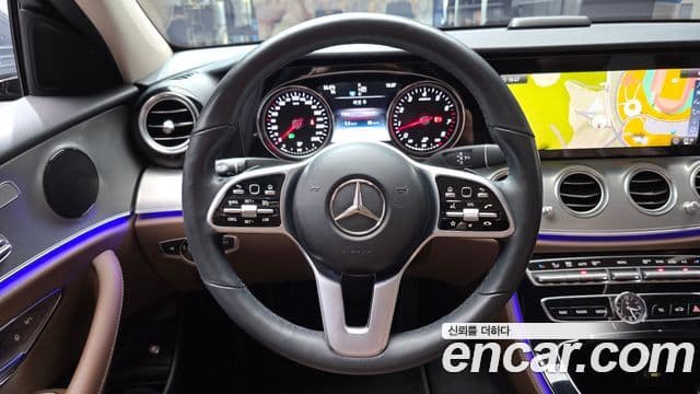 Mercedes-Benz E-Class 2019 — Фото 13/20