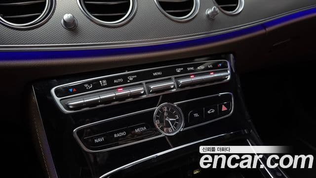 Mercedes-Benz E-Class 2019 — Фото 17/20