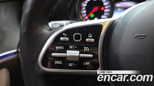 Mercedes-Benz E-Class 2019 — Şəkil 11/31