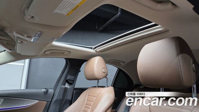 Mercedes-Benz E-Class 2019 — Şəkil 15/31