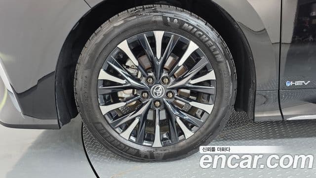 Toyota Alphard 2024 — Photo 14/20