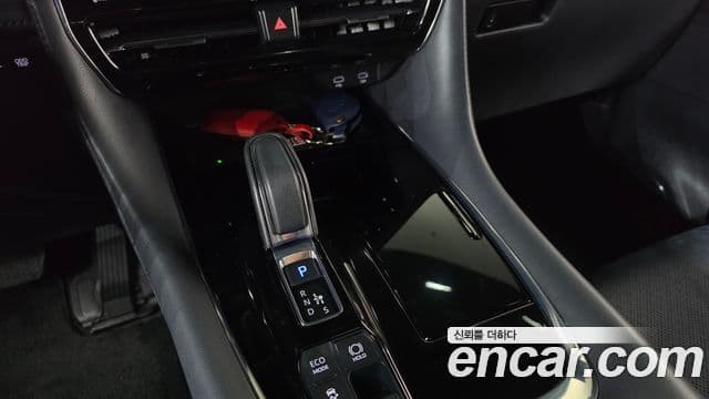 Toyota Alphard 2024 — Photo 1/20