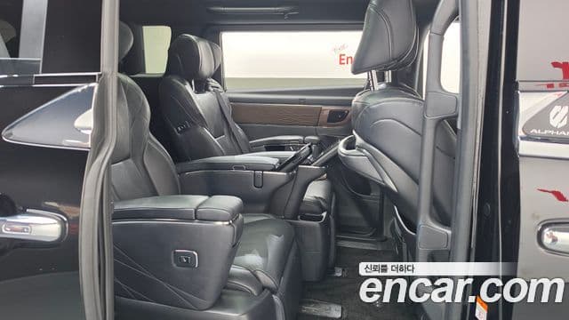 Toyota Alphard 2024 — Photo 19/20