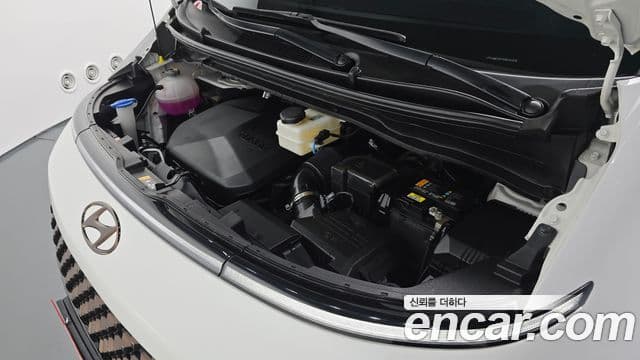 Hyundai Staria 2023 — Фото 6/20
