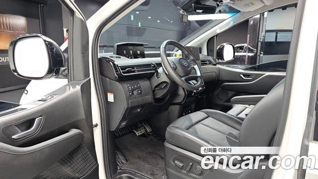 Hyundai Staria 2023 — Фото 10/20