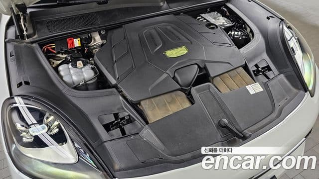 Porsche Cayenne 2020 — Photo 11/34