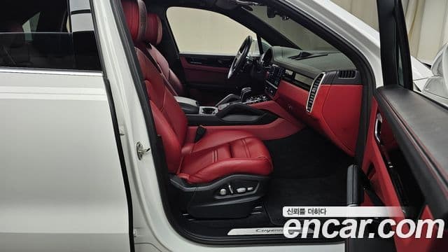 Porsche Cayenne 2020 — Photo 26/34