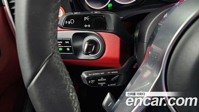 Porsche Cayenne 2020 — Photo 22/34