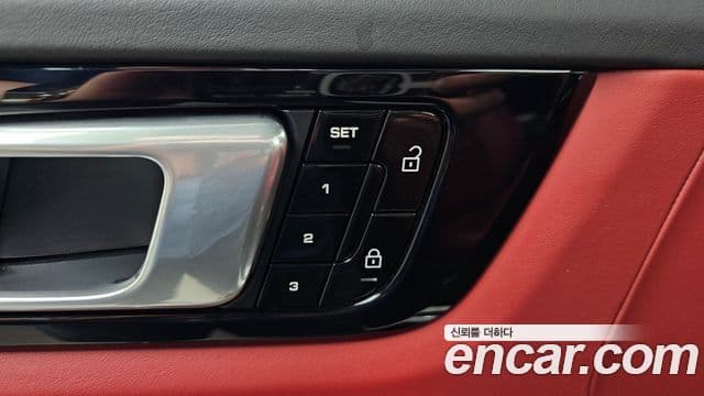 Porsche Cayenne 2020 — Photo 14/34