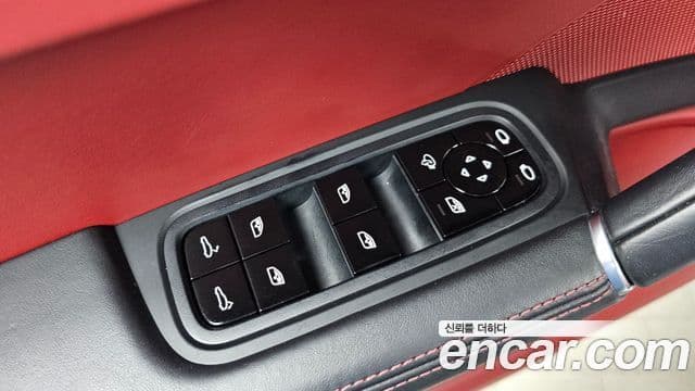 Porsche Cayenne 2020 — Photo 9/34