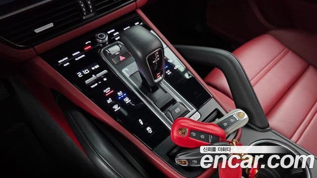 Porsche Cayenne 2022 — Photo 2/32