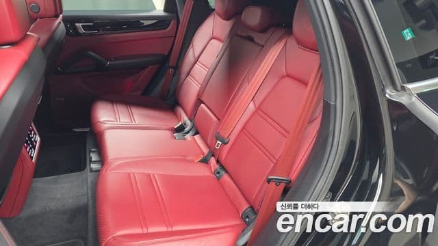 Porsche Cayenne 2022 — Photo 6/32