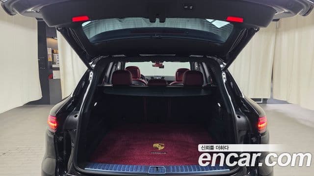 Porsche Cayenne 2022 — Photo 27/32