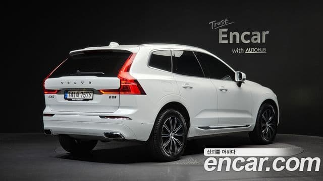 Volvo XC60 2021 — Фото 2/20