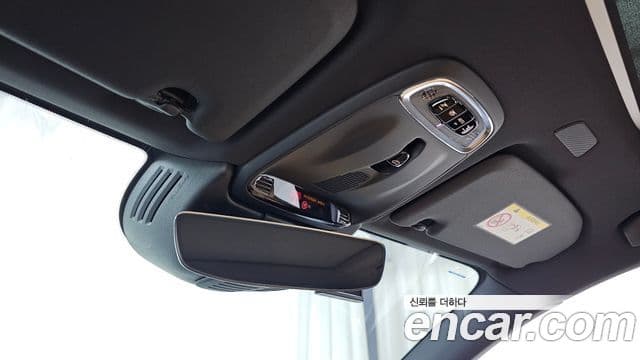 Volvo XC60 2021 — Фото 18/20