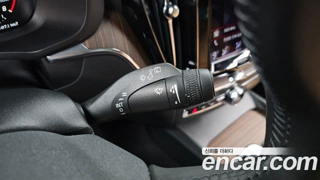 Volvo XC60 2021 — Фото 20/20