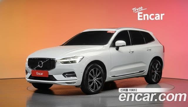 Volvo XC60 2021 — Фото 1/20